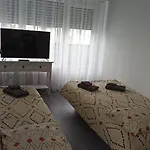 M & L Apartment *
